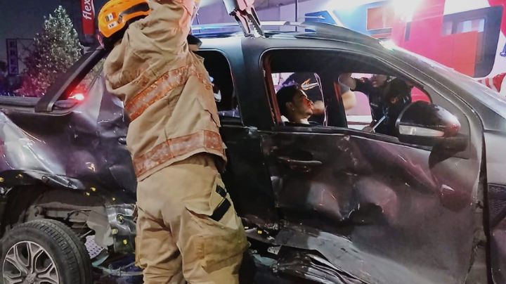 Persona en situación de calle roba camioneta y termina chocando contra otra en Monterrey