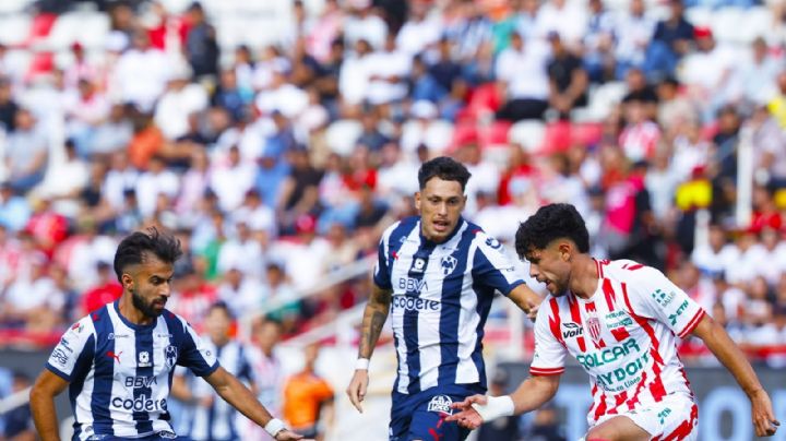 Cae Rayados 2-1 con 10 hombres y de último minuto en su visita a Necaxa