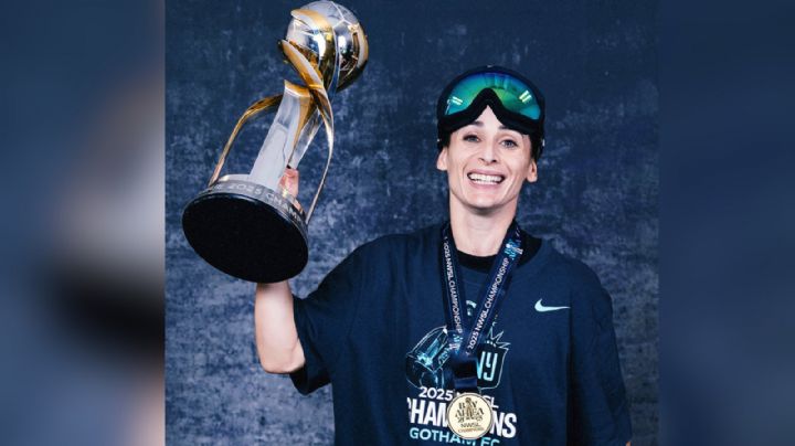 Esther González rescinde su contrato con Gotham y vuelve a España por motivos personales