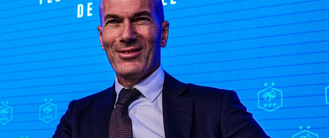 Francia hace oficial a Zinedine Zidane como su nuevo entrenador