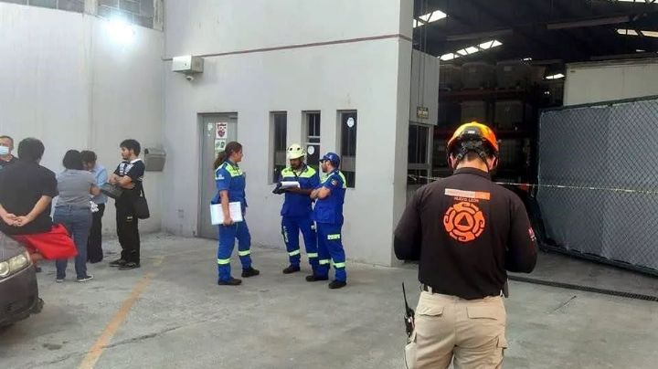 Muere trabajador mientras impermeabilizaba techo en San Nicolás