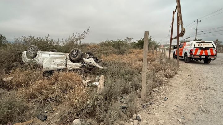 Cuatro lesionados tras volcadura en Camino a La Gloria en Escobedo