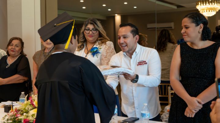 Gibran Ornelas apadrina a más de 1,850 estudiantes de escuelas públicas en Monterrey