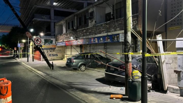 Cierran estas vialidades en el centro de Monterrey por poste a punto de caer