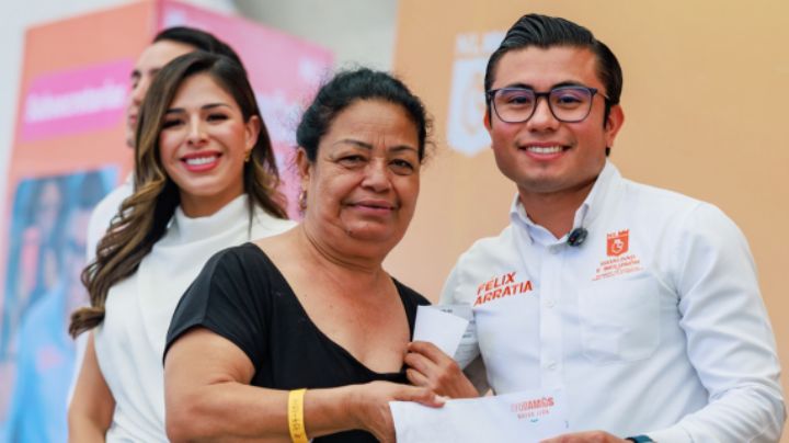 Entregan 2 mil 500 tarjetas de 'Ayudamos a las Mujeres' en NL; recibirán 2 mil pesos mensuales
