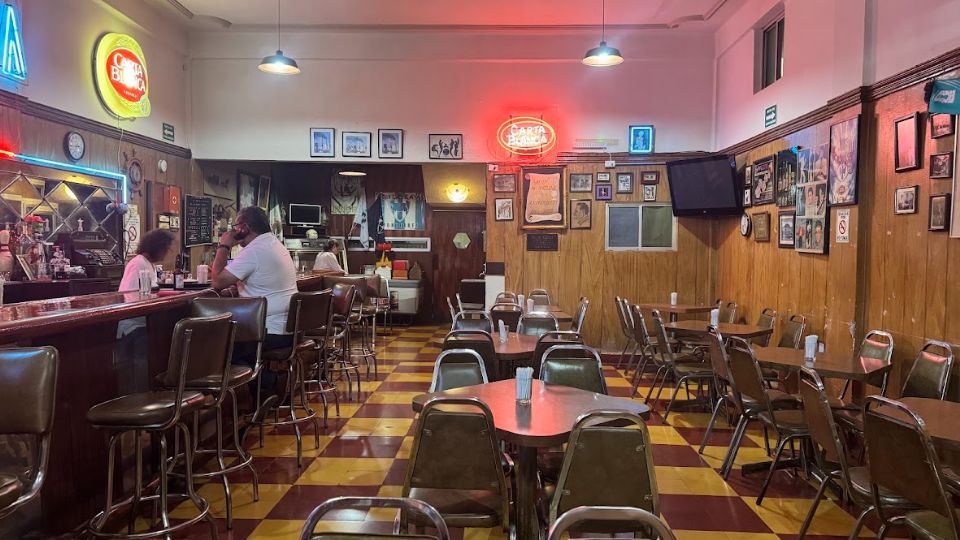 Con décadas de existencia, estos sitios han renovado su propuesta para atraer a clientes de distintas generaciones, sin perder la esencia, sabores y ambiente que los han distinguido con el paso del tiempo