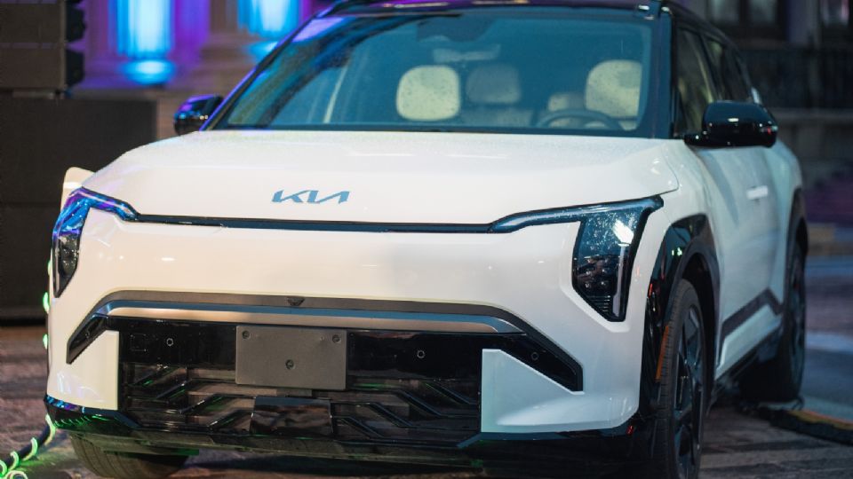 Producción de un nuevo vehículo eléctrico en una planta automotriz de Pesquería, Nuevo León.