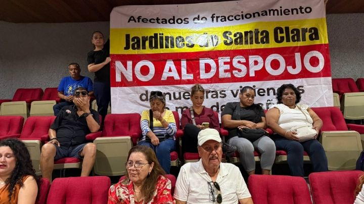Piden vecinos de Jardines de Santa Clara frenar despojos de viviendas
