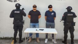 Detienen a 2 por presunta amenaza a mano armada en Monterrey