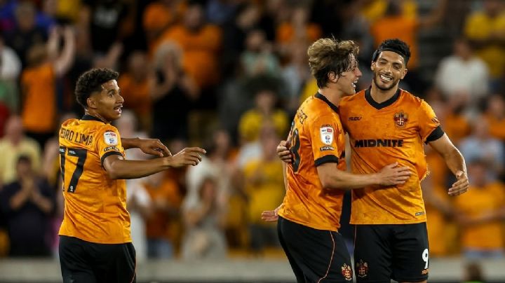 Raúl Jiménez rescata el empate de Wolves en Championship con un penal de último minuto