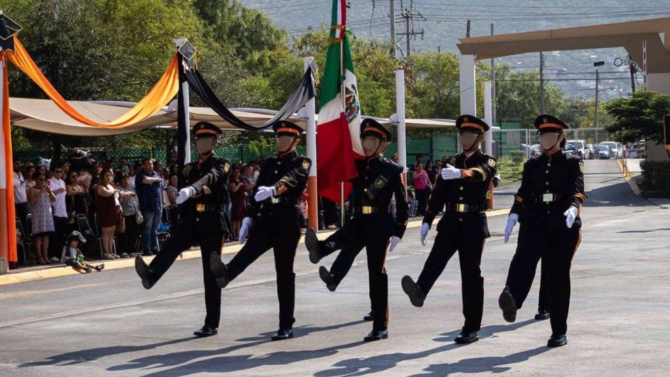 Escolta del Colegio Militarizado “General Mariano Escobedo” | Facebook / Colegio Militarizado “General Mariano Escobedo” de Nuevo León
