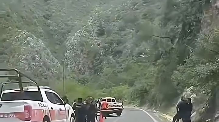 Vehículo cae a un barranco en Iturbide; deja tres fallecidos y dos heridos