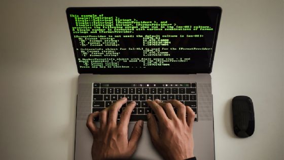 Empresas tecnológicas piden defensa global ante ciberataques con IA