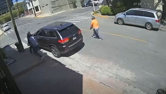 Asaltan a hombre frente a domicilio en San Pedro; habrían robado un millón