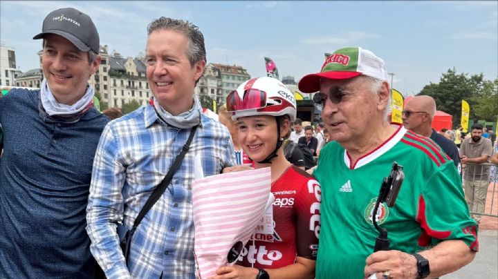 Romina Hinojosa recibe el apoyo de su familia en el Tour de Francia Femenino