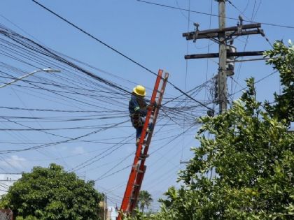 Retira Monterrey más de un millón de metros de cable en desuso