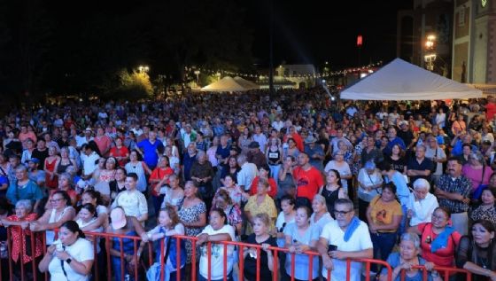 Celebra Guadalupe a adultos mayores con música y baile