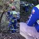 Hombre a bordo de su Tesla cae 15 metros en un barranco de San Pedro
