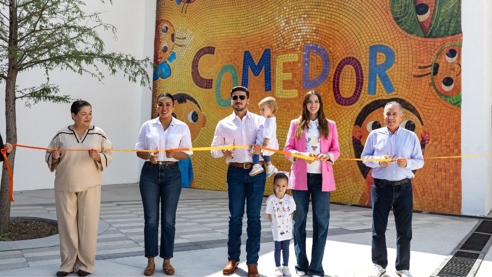 Inauguran Samuel y Mariana nuevo comedor en Centro Capullos