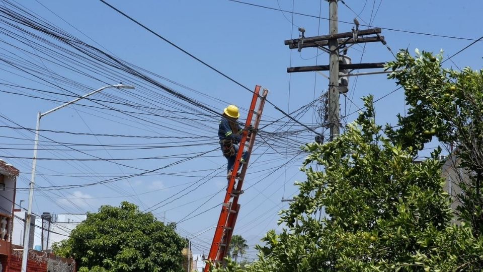 Retira Monterrey más de un millón de metros de cable en desuso