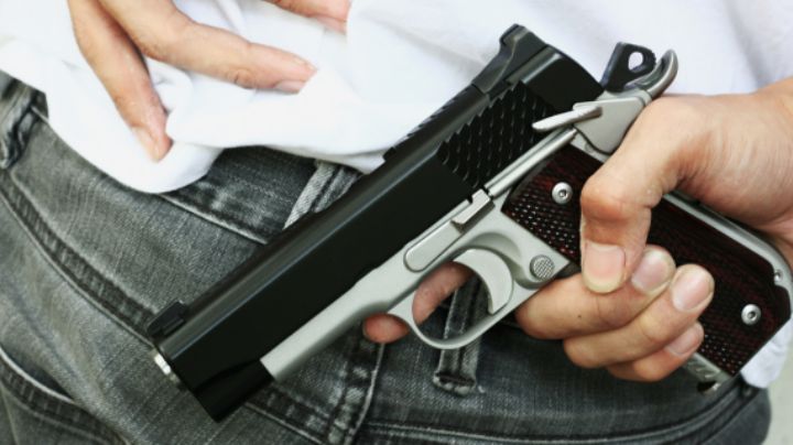 EU desmantela red que traficaba armas hacia México; detienen a 22 personas