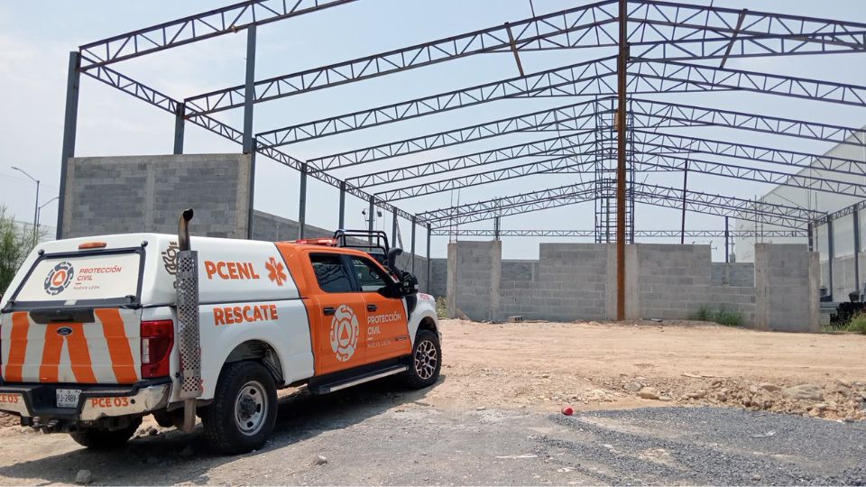 Elementos de Protección Civil en el lugar donde ocurrió el accidente