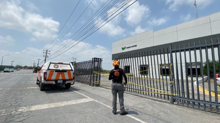 Hombre resulta herido tras caerle portón encima en Apodaca