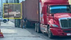 Cronología del caso: Así fue el accidente donde un adulto mayor murió tras ser empujado a un tráiler