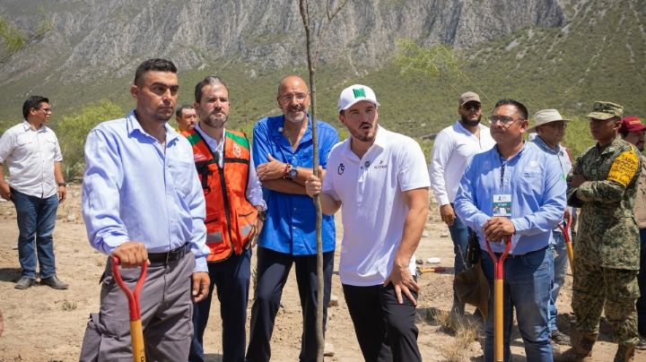 Plantan más de 2 mil 500 árboles en La Huasteca