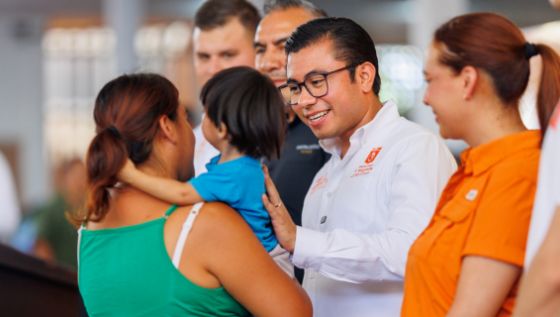 Suman 106 mil beneficiarias del programa Ayudamos a las Mujeres en NL