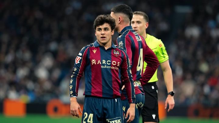 América está cerca de fichar al español Calos Álvarez