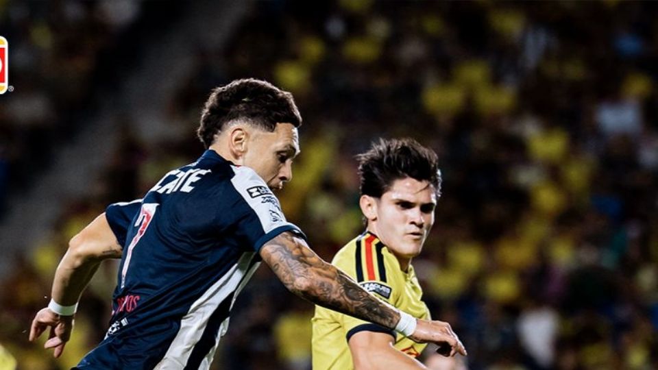 Lucas Ocampos compite con Israel Reyes