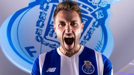 Santiago Giménez convocado para posible debut con Oporto ante Moreirense